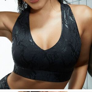 Fabletics On-The-Go Midi Medium Impact Sports Bra in Black Foil Snake, XXL NWOT